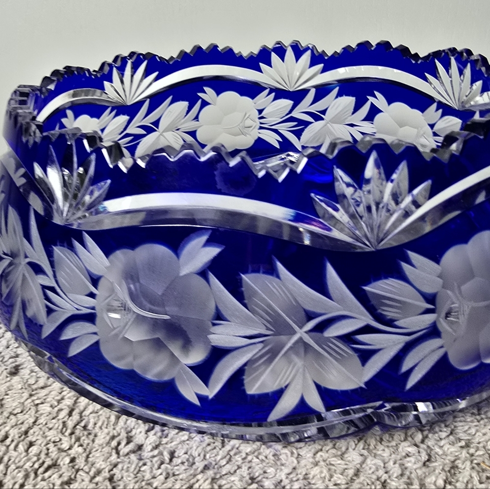 Lausiter Cobalt To Clear Crystal Bowl With Sawtooth Rim - Picture 4 of 12